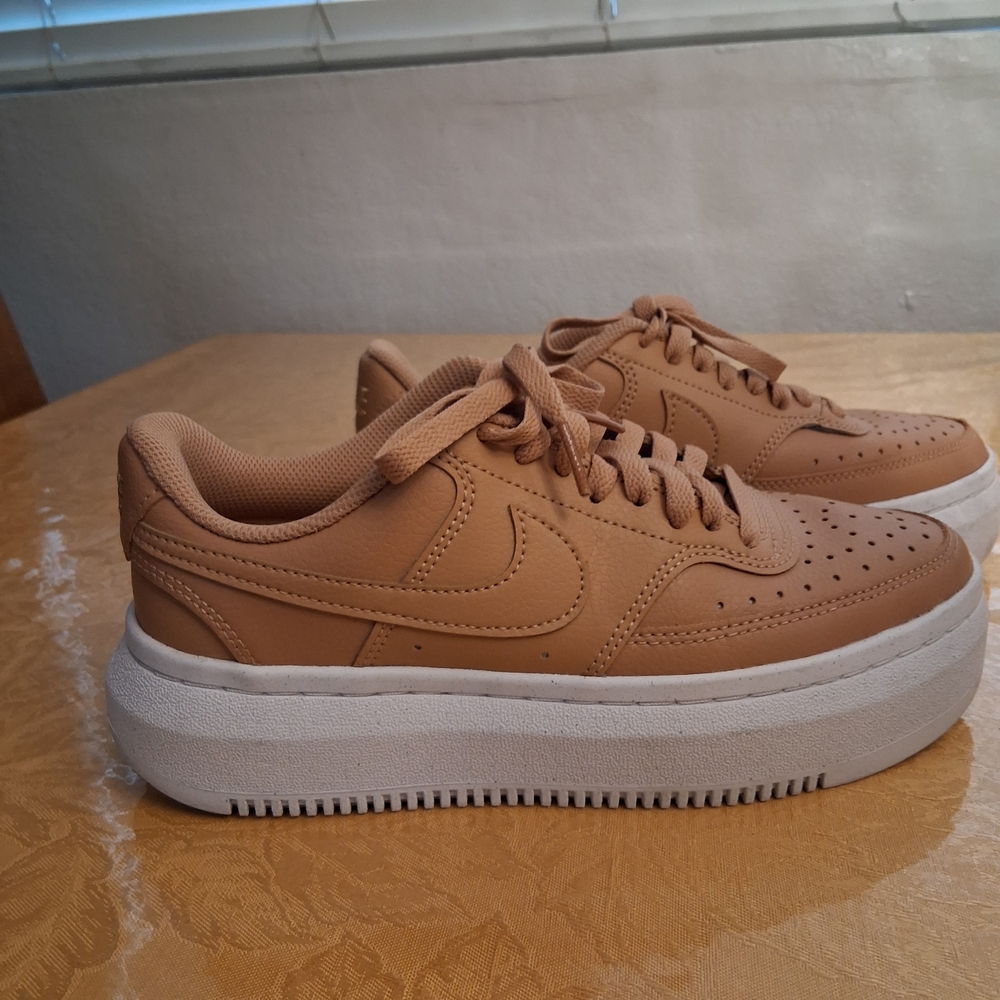 Women’s Platform Leather Sneakers - Tan